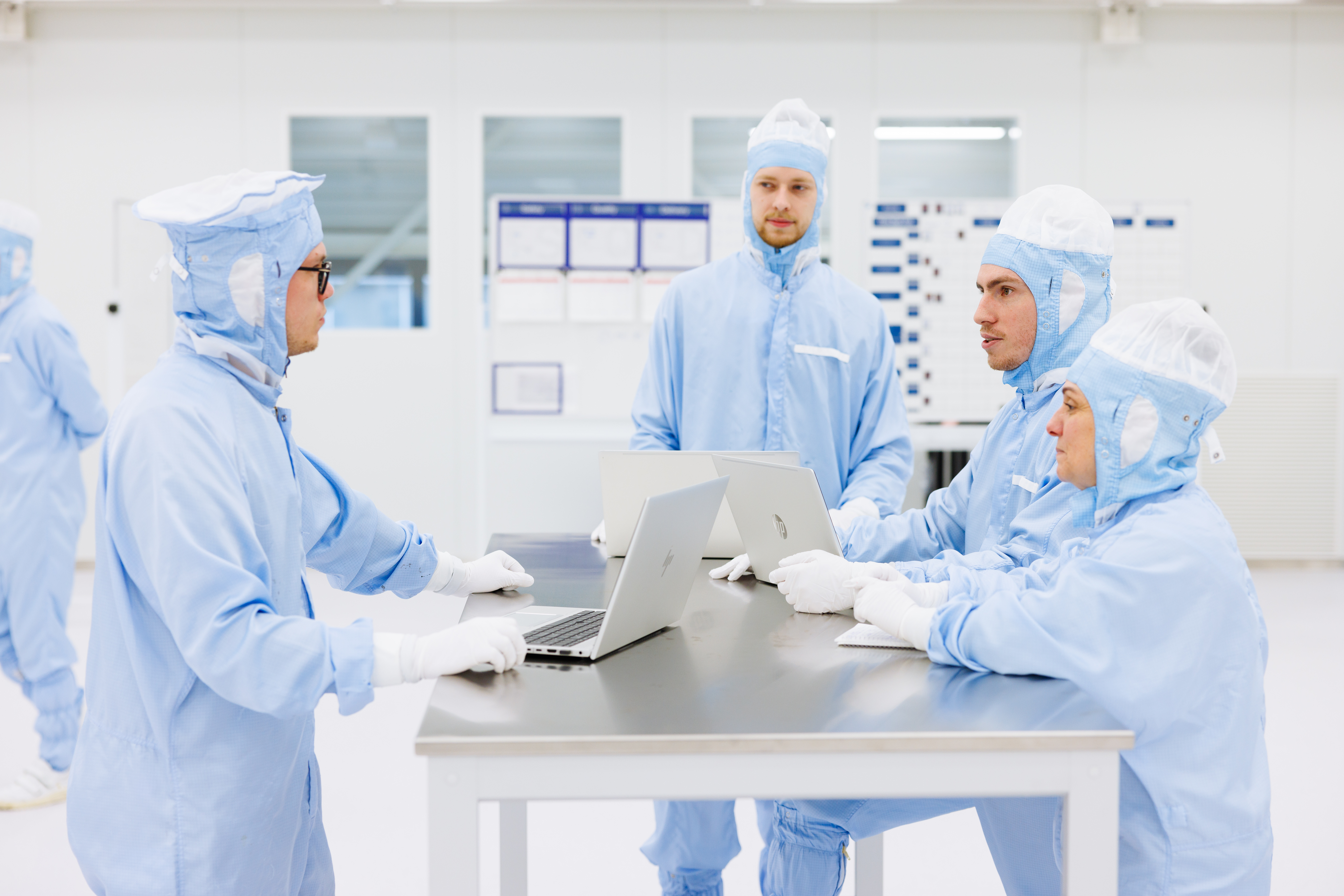 VDL GL Precision Cleanroom fabriek Foto: Bram Saeys